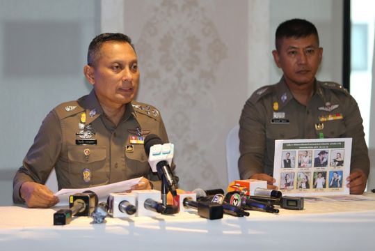 ถึงคิว " 8 ดาราดัง" ถูกเรียกสอบเพิ่มรีวิวสินค้าเมจิกสกิน 