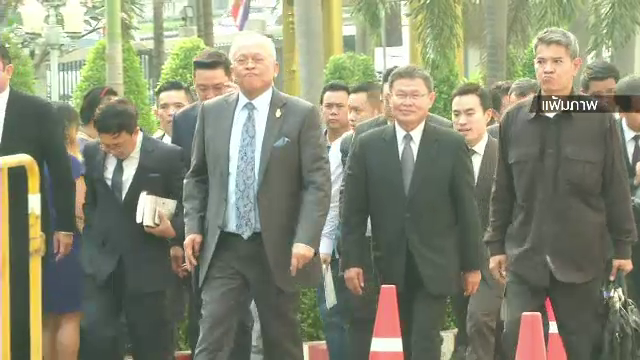 "สุเทพ" ยืนยันไม่เล่นการเมือง ยังหนุนประยุทธ์