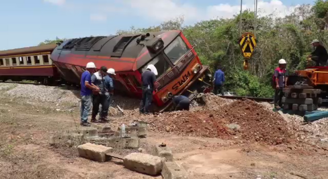 การรถไฟฯ เร่งกู้รถไฟตกราง จ.ตรัง - จ.สงขลา