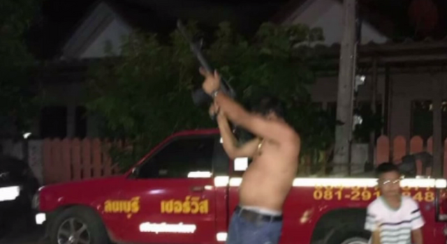 โผล่อีกราย จับชายยิงปืนปลอมเลียนแบบ "เสก โลโซ" ใน จ.ลพบุรี 