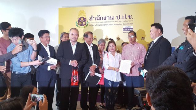 นปช.ยื่นหนังสือ ป.ป.ช.ทวงถามความคืบหน้าคดีสลายชุมนุมปี 2553