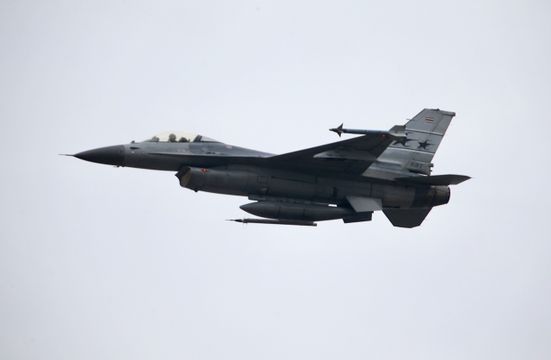 ชมความพร้อม "กองทัพ" บินโชว์ F-16 ต้อนรับวันเด็กแห่งชาติ 