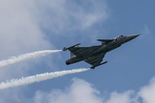 ส่ง "กริพเพน" โชว์แสดงการบิน Singapore Airshow 2018 ครั้งแรก