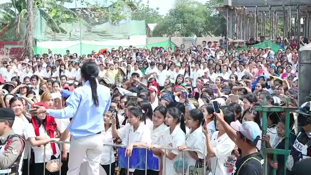 แรงงานเมียนมาปิดถนนประท้วงขอขึ้นค่าแรงขั้นต่ำ