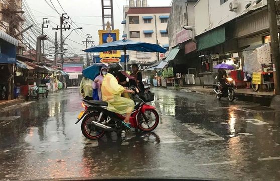 ฝนตกรอบ กทม.ช่วยเจือจาง "ฝุ่น PM 2.5" ลดต่ำสู่มาตรฐาน