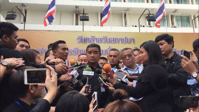 ผบ.ทบ.มั่นใจคุมกลุ่มเคลื่อนไหวได้ ไม่มีเหตุรุนแรง