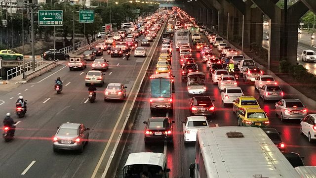 เย็น-ปะทะอากาศร้อน ต้นเหตุฝนถล่มกรุงเทพ 