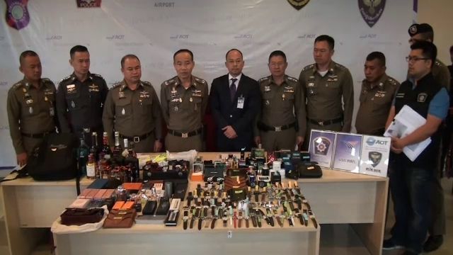 รวบ 8 พนักงานขนกระเป๋าสุวรรณภูมิ ลักทรัพย์ในดิวตี้ฟรี