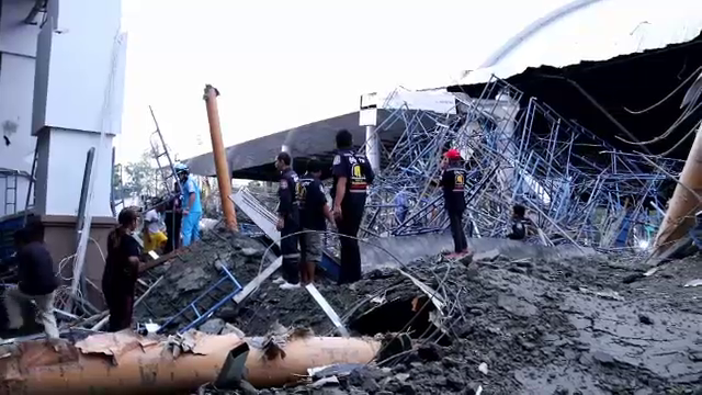 สะพานเชื่อมอาคาร อบจ.ตราด ถล่ม คนงานเจ็บนับสิบ