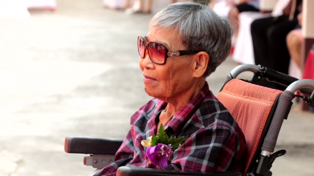 ครูเกษียณบริจาค 10 ล้าน สร้างอาคารผู้ป่วยโรงพยาบาลเชียงแสน
