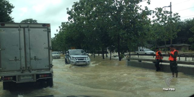 6 จังหวัดภาคใต้ยังอ่วมฝนตกหนัก-น้ำท่วมสูง 1 เมตรหลายพื้นที่