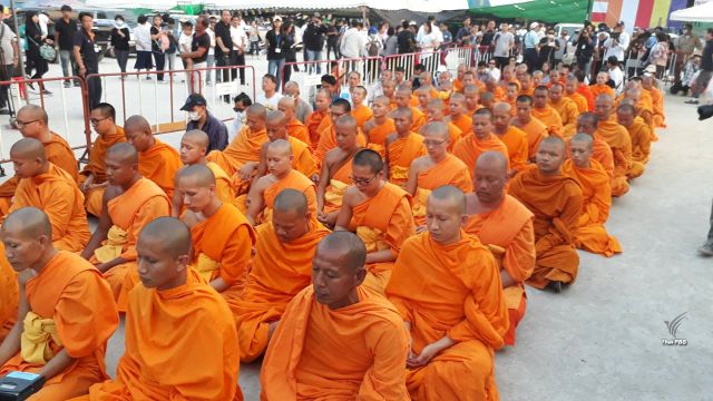 "ดีเอสไอ" เมินม็อบพระเดินหน้าคัดกรองใบสุทธิสงฆ์ 