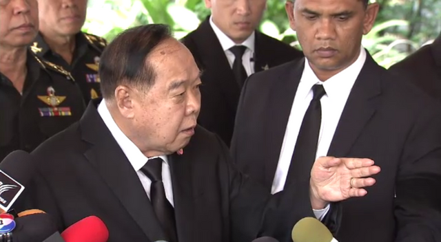 "ประวิตร" ไม่กังวลโกตี๋หนีไปประเทศอื่น - ทหารส่งตัว 9 ผู้ต้องหาให้กองปราบปราม
