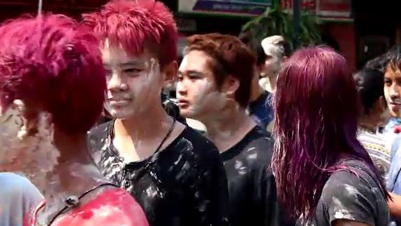แนะย้อมสีผมสงกรานต์ เลี่ยงย้อมคิ้ว-ขนตา เสี่ยงแพ้ง่าย  