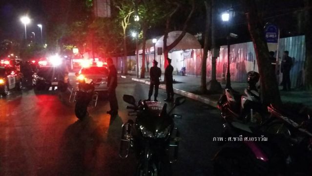 เกิดเสียงดังคล้ายระเบิด 2 จุดบริเวณกองสลากเก่า - ธนาคารออมสิน บาดเจ็บ 2 คน 
