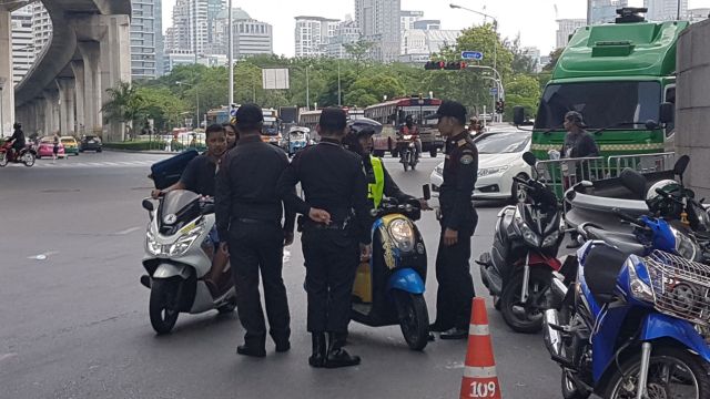 บชน.จับผู้กระทำผิดกฎจราจรช่วงสงกรานต์เกือบหมื่นคน