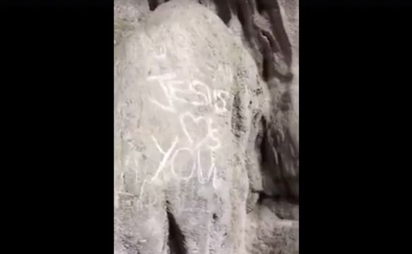 อุทยานฯคาดโทษนักท่องเที่ยวขีดเขียนผนังถ้ำแม่อุสุ 
