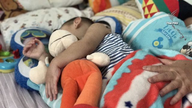 ออกหมายจับ "พ่อทำร้ายร่างกายลูกพิการทางสมอง"  คาดหลบหนีไป จ.สิงห์บุรี