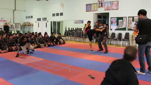 ฝึก" มวยไทย"ให้ตำรวจใช้ระงับเหตุ  