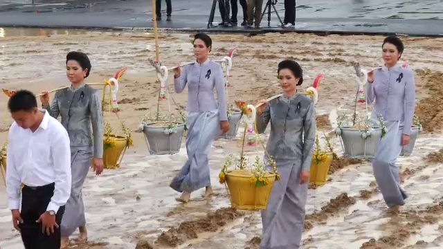 กว่าจะเป็น "เทพีคู่หาบทอง-หาบเงิน" พระราชพิธีจรดพระนังคัลแรกนาขวัญ