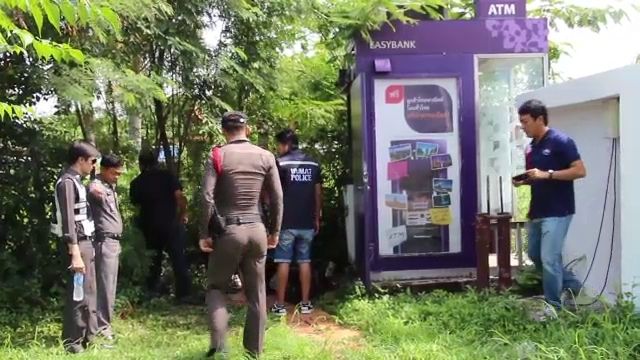 ตร.ตรวจสอบตู้เอทีเอ็ม จ.เพชรบุรี พบถูกงัดสูญเงิน 2.1 ล้าน