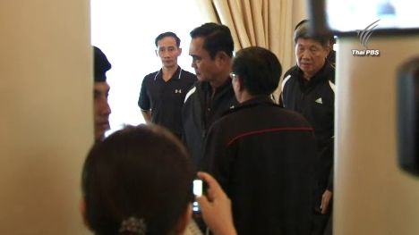 อดีตทหารบุกประชิดตัวนายกฯ ถึงทำเนียบฯ ร้องปมประมูลตัดเย็บเสื้อ