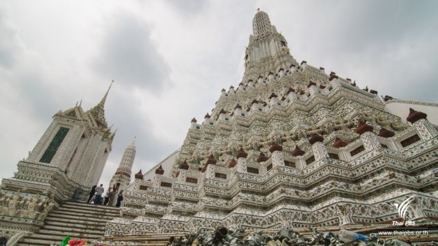 กรมศิลป์แจงบูรณะวัดอรุณฯ ยึดแบบดั้งเดิม ปัดนำเศษกระเบื้องทำเครื่องราง