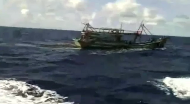 ทัพเรือภาค 2 จับเรือประมงเวียดนามกลางอ่าวไทย