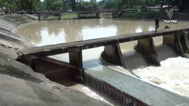 น้ำป่าไหลหลากเซาะตลิ่งปูนฝายชะลอน้ำเสียหาย จ.นครนายก