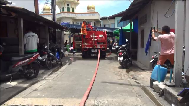ไฟไหม้ชุมชนมุสลิม จ.ระยอง บ้านเสียหาย 4 หลัง
