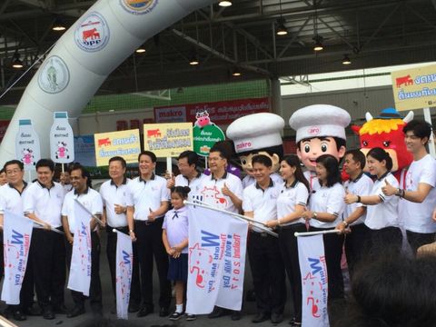 เด็กไทยดื่มนมน้อยมาก ตั้งเป้าเพิ่มเป็น 25 ลิตรต่อคนต่อปี