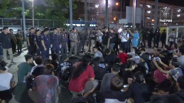 "ทหาร-ตำรวจ" จับเด็กแว้นซิ่งรถย่านห้วยขวางกว่า 100 คน  