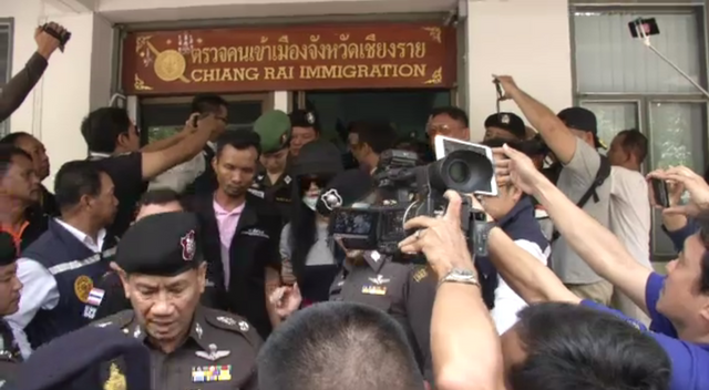 สื่อมวลชนและสื่อสังคมออนไลน์เกาะติดความเคลื่อนไหวคดีฆ่าหั่นศพอย่างใกล้ชิด