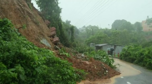 เหตุดินถล่มจากฝนตกหนักในบังกลาเทศ เสียชีวิตอย่างน้อย 68 คน