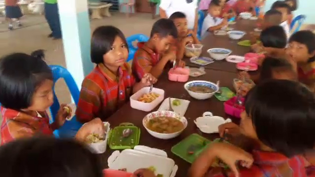 ประท้วงผอ.โรงเรียนสงสัยบริหารงานไม่โปร่งใส  