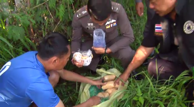 ฝ่ายปกครอง-ตำรวจ จ.ศรีสะเกษ ตรวจยึดยาบ้า 30,000 เม็ดถูกวางไว้ริมทาง