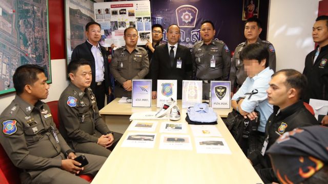 จับ 2 ชาวจีนขโมยบัตรเครดิตที่สุวรรณภูมิ รูดซื้อสินค้า 8 แสน
