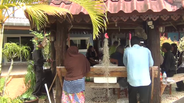 ส่งมอบบ้านเกิดเหตุ "ฆ่ายกครัว 8 ศพ"คืนญาติ