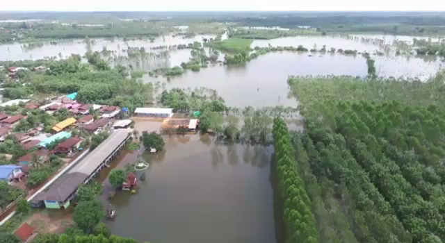 หลายหน่วยงานเร่งช่วยเหลือผู้ประสบอุทกภัยในภาคอีสาน