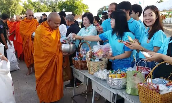 พสกนิกรทำบุญถวายเป็นพระราชกุศล สมเด็จพระนางเจ้าสิริกิติ์