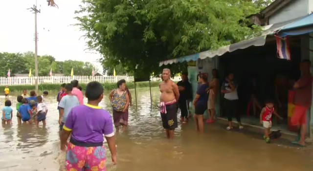 หมู่บ้านดอนยานาง จ.กาฬสินธุ์ น้ำลด หลังเขื่อนลำปาวลดการระบายน้ำ