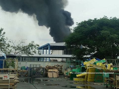ด่วน! รถบรรทุกน้ำมันระเบิดในอมตะนคร จ.ชลบุรี 