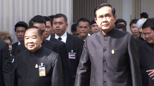 "ประยุทธ์" เผยรู้แหล่งกบดาน "ยิ่งลักษณ์" เฉลยพรุ่งนี้ 