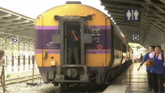 ต่ออายุรถเมล์-รถไฟฟรีอีก 1 เดือน หลัง E-Ticket บัตรแมงมุม ไม่แล้วเสร็จ