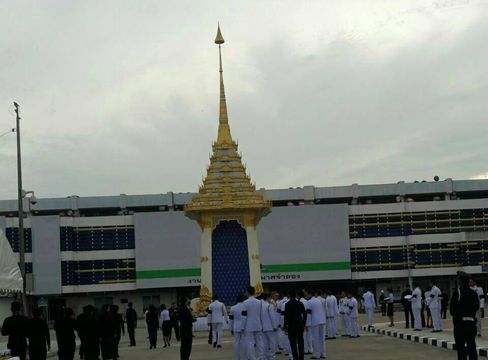 ทอ.จัดพิธีบวงสรวงพระเมรุมาศจำลองที่สนามกีฬาธูปะเตมีย์ รองรับประชาชนได้ 100,000 คน 