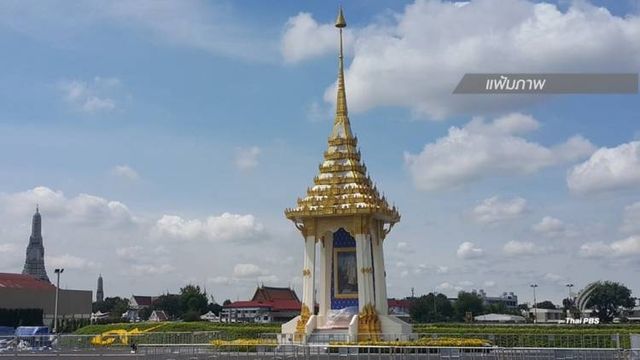กรมการขนส่งทางบกบริการรับ - ส่งประชาชน ณ พระเมรุมาศจำลองและซุ้มวางดอกไม้จันทน์ฯ ทั่วประเทศ 
