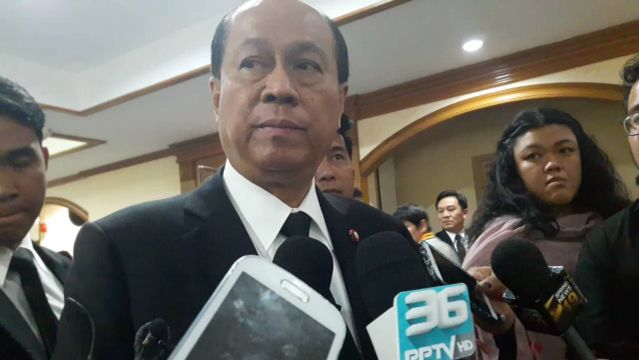 "พล.อ.อนุพงษ์" สั่งให้อำนวยความสะดวกประชาชนที่จะเดินทางไปร่วมถวายดอกไม้จันทน์ในพื้นที่น้ำท่วม