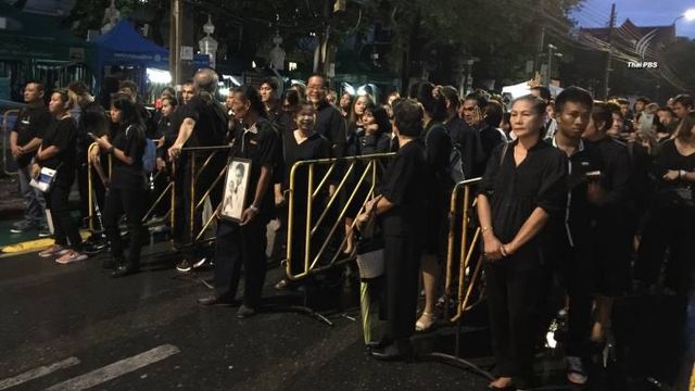 ทบ.เตรียมสถานที่รองรับประชาชน ถวายดอกไม้จันทน์ในหลวงรัชกาลที่ 9
