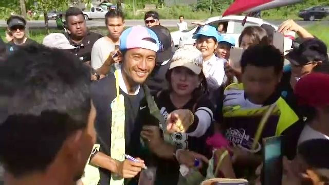 "ตูน บอดี้สแลม" หยุดพักวิ่ง 1 วัน หลังมีอาการบาดเจ็บ พรุ่งนี้วิ่งต่อ