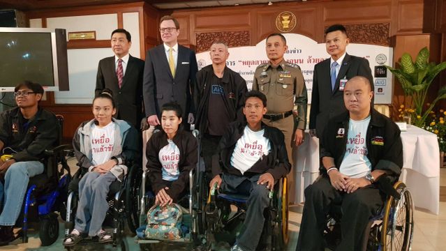 ปีใหม่ ชวนเป็น “อาสาตาจราจร” ถ่ายคลิป – เปิดไลน์ แจ้งอุบัติเหตุบนท้องถนน